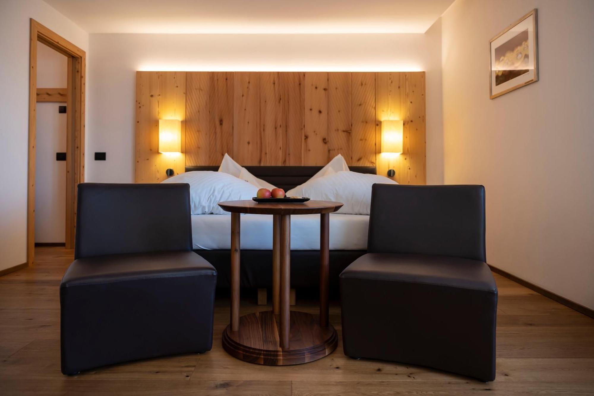 Artnatur Dolomites Hotel & Spa Seis am Schlern Rum bild