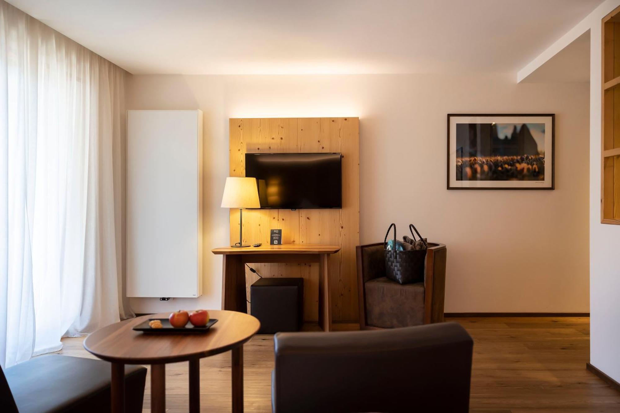 Artnatur Dolomites Hotel & Spa Seis am Schlern Rum bild