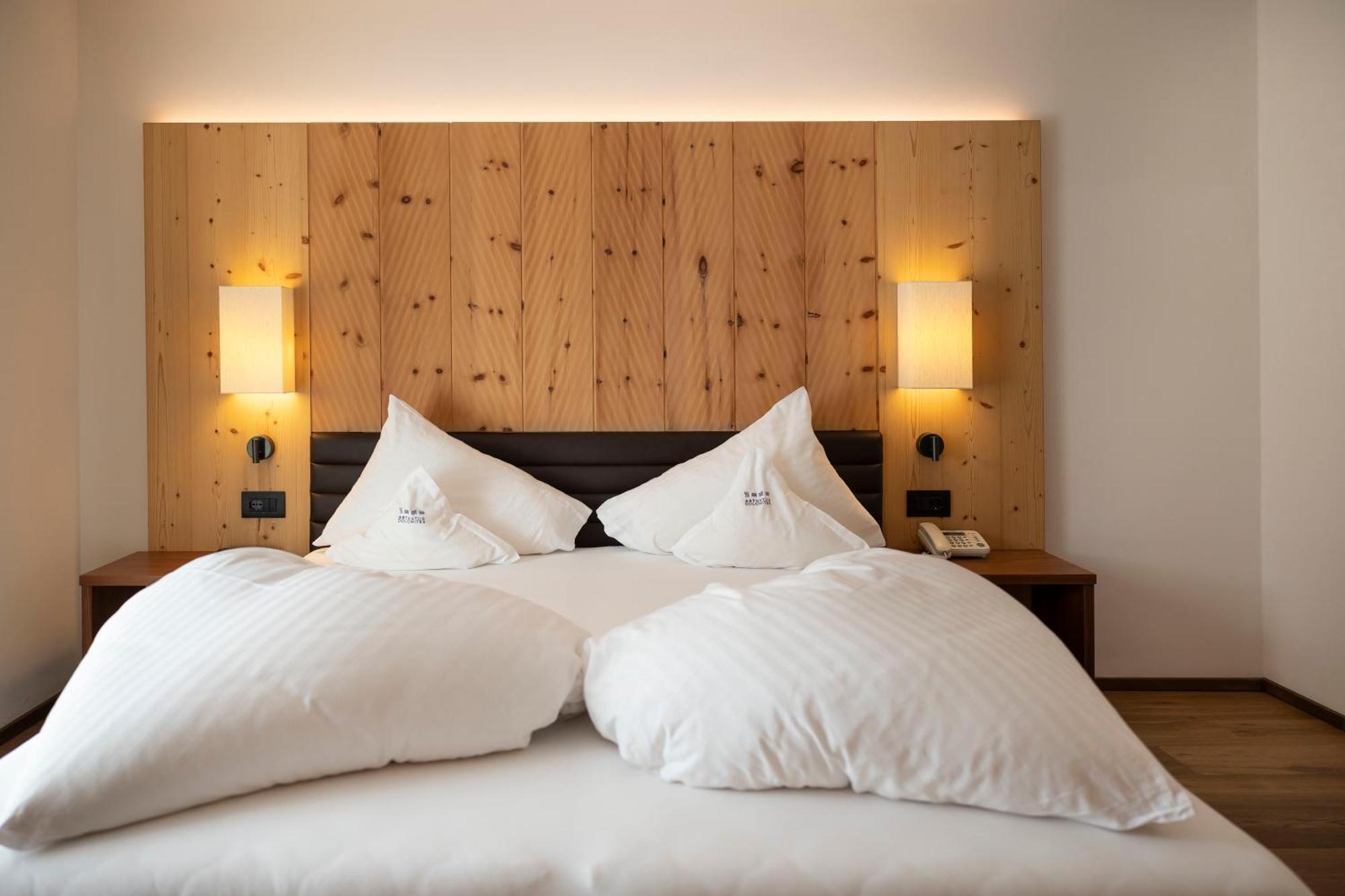 Artnatur Dolomites Hotel & Spa Seis am Schlern Rum bild