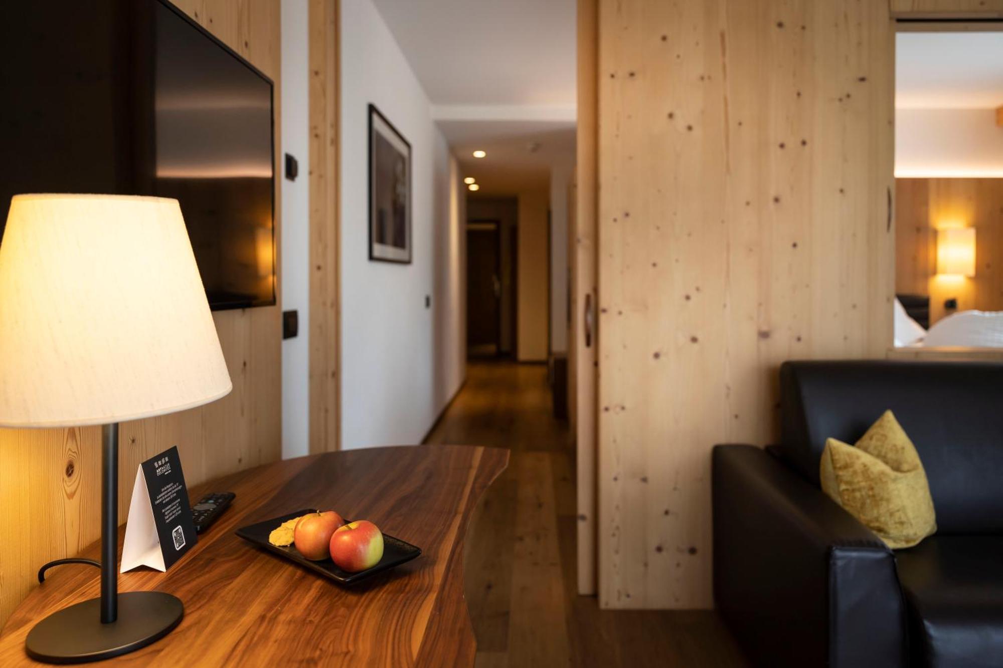 Artnatur Dolomites Hotel & Spa Seis am Schlern Rum bild