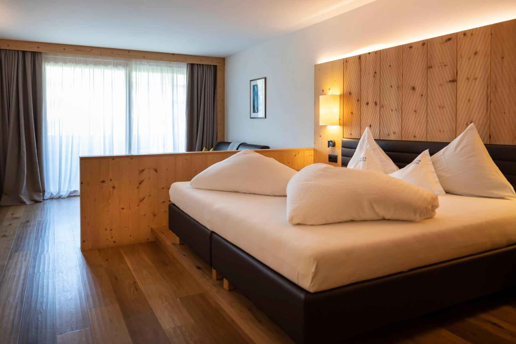 Artnatur Dolomites Hotel & Spa Seis am Schlern Rum bild