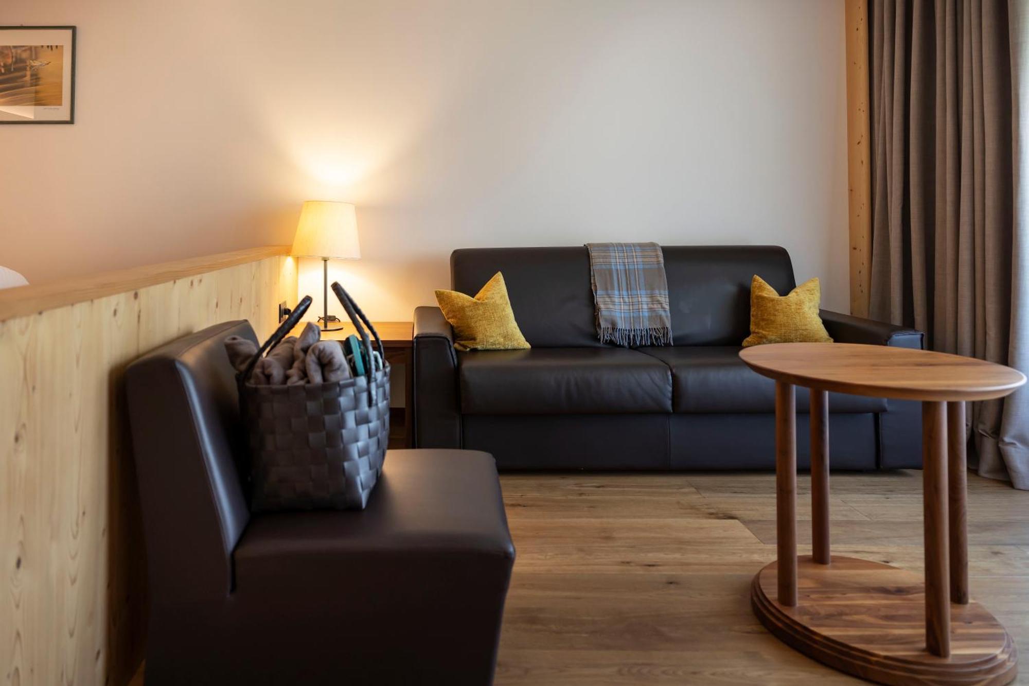 Artnatur Dolomites Hotel & Spa Seis am Schlern Rum bild