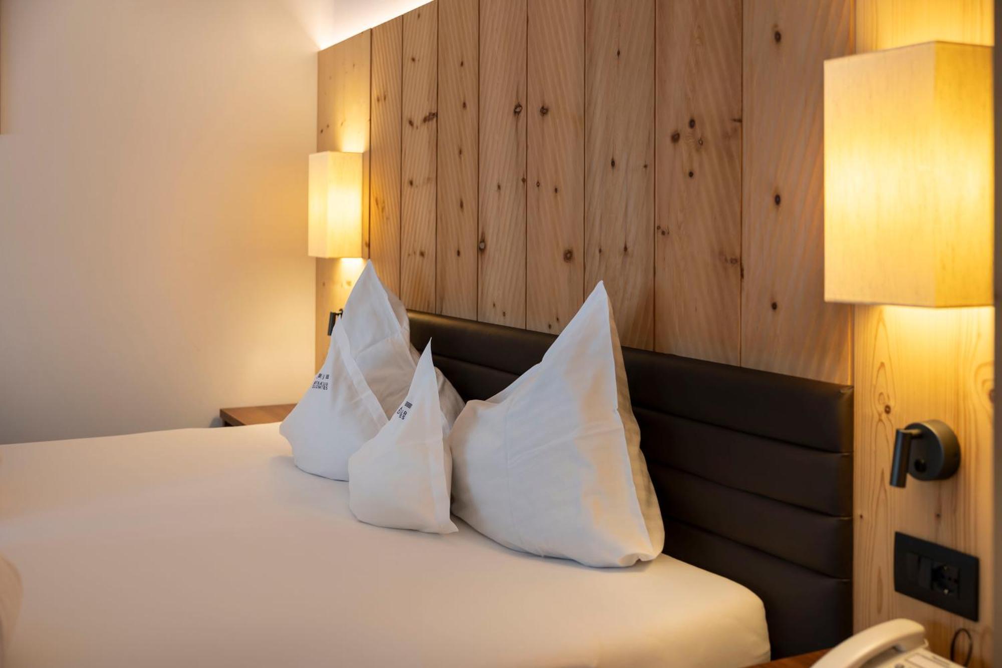 Artnatur Dolomites Hotel & Spa Seis am Schlern Rum bild