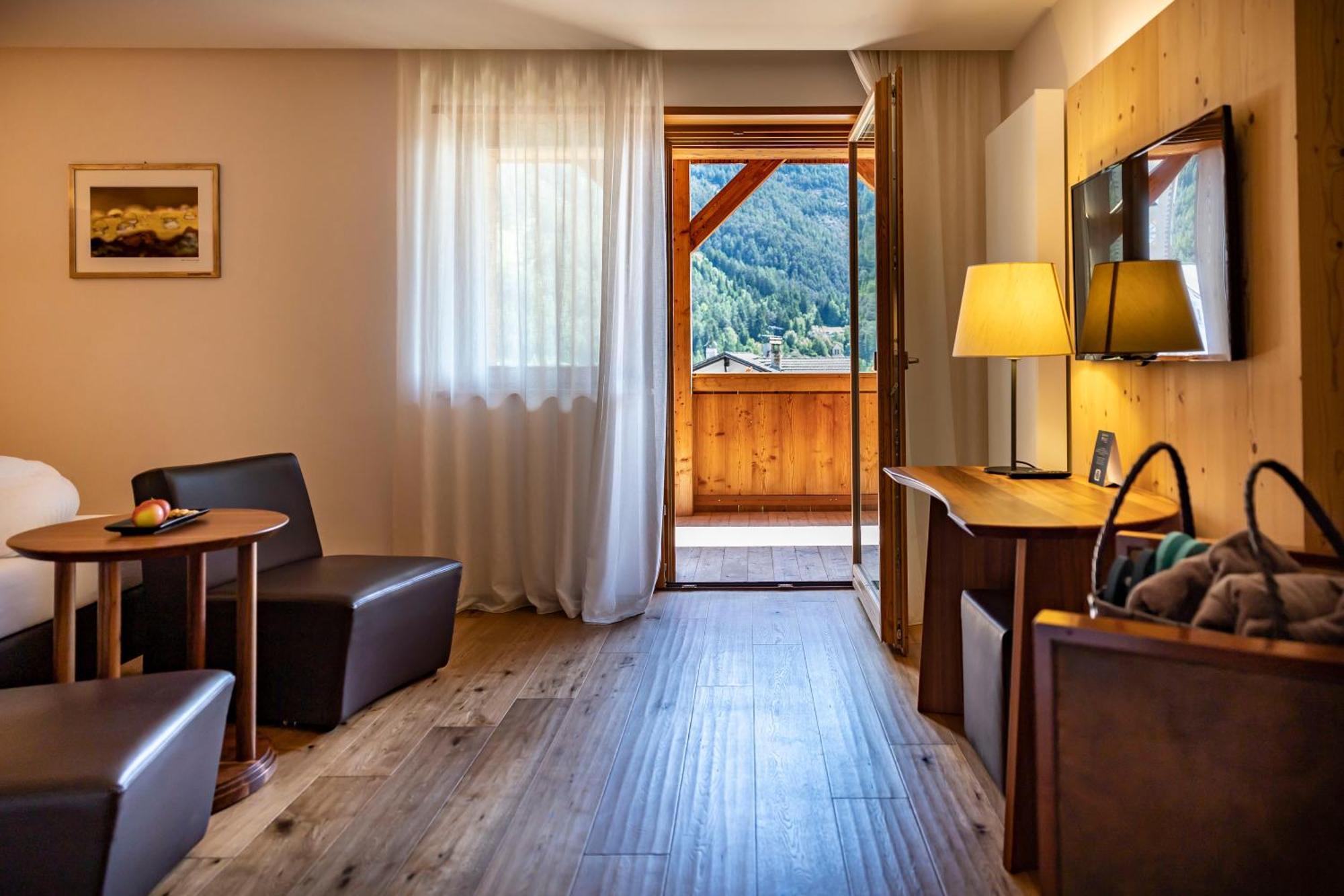 Artnatur Dolomites Hotel & Spa Seis am Schlern Rum bild