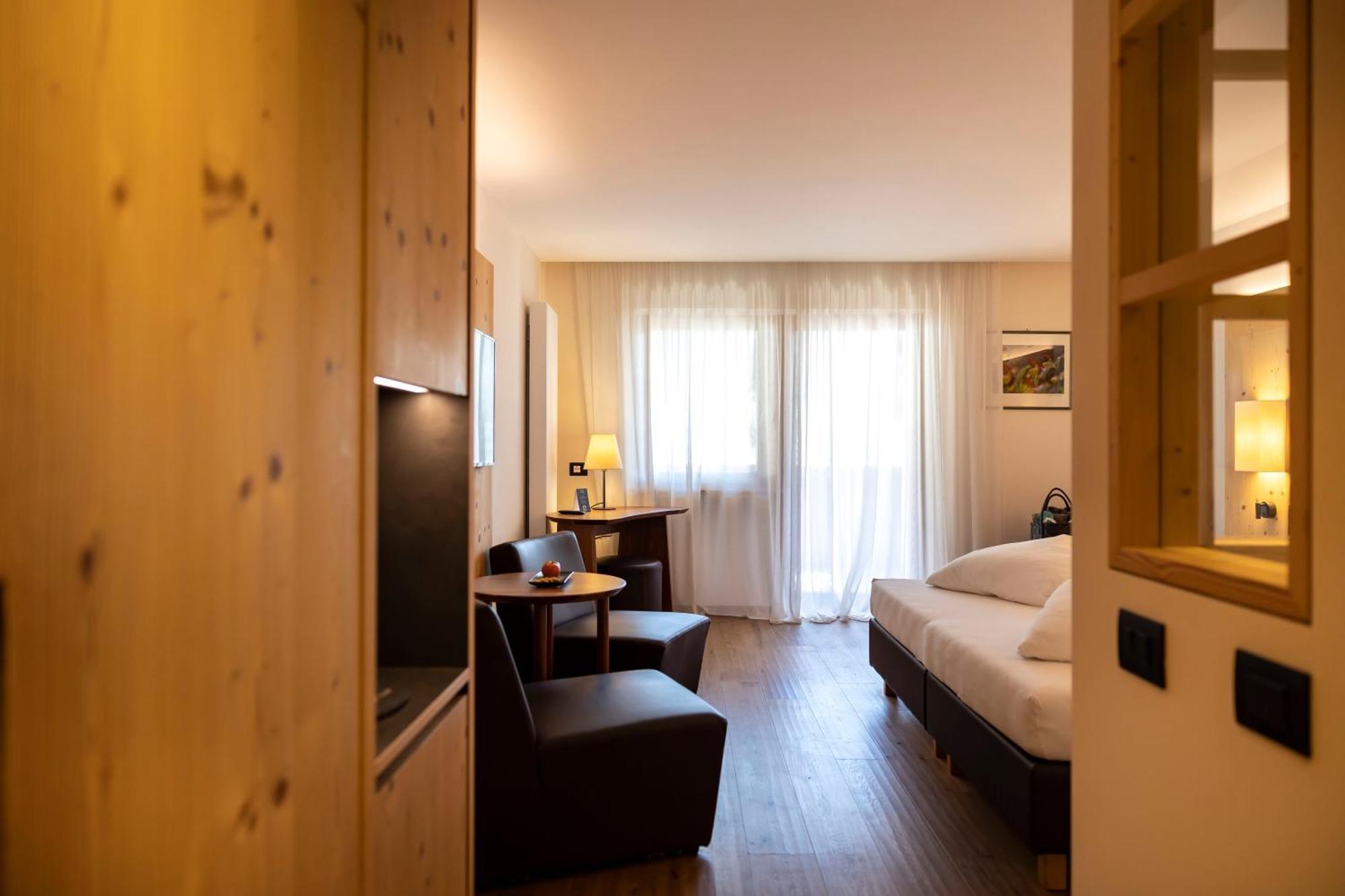 Artnatur Dolomites Hotel & Spa Seis am Schlern Rum bild