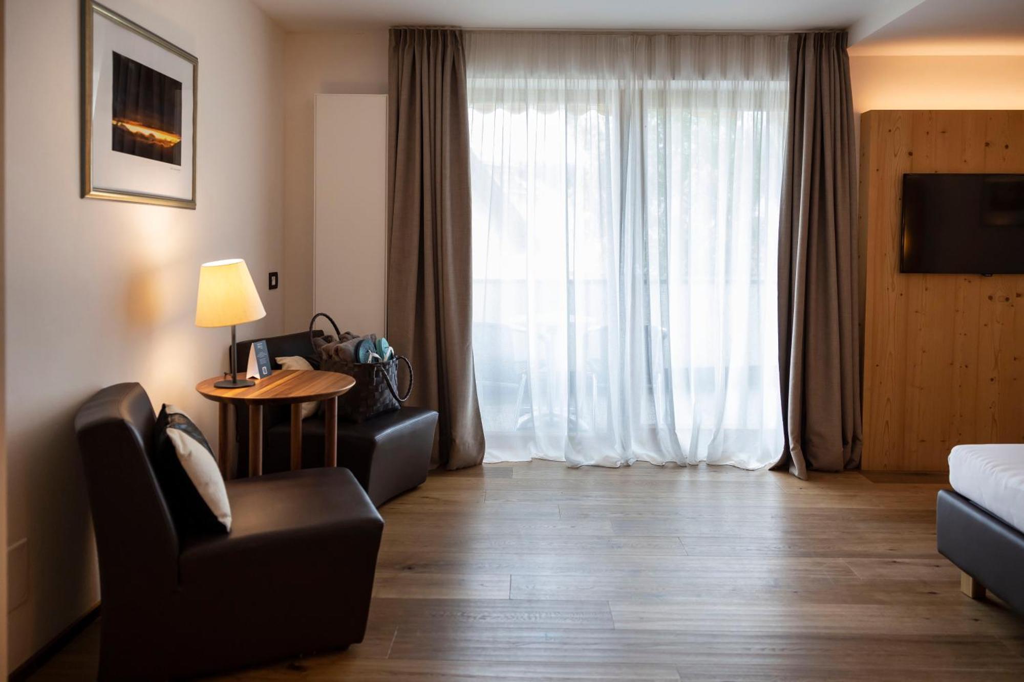 Artnatur Dolomites Hotel & Spa Seis am Schlern Rum bild